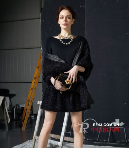 莫斯奇诺Moschino女装发布2012早秋系列