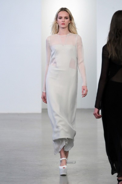 Calvin Klein 女装新品展示美式现代主义