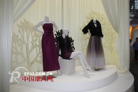 raphenny（拉芙妮)品牌女装亮相深圳服装展,呈现优雅风尚