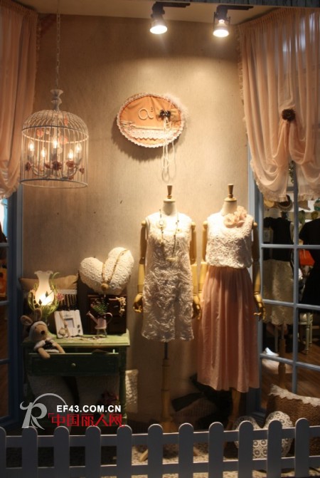 打造幸福女孩小衣橱 a³女装闪亮登场2012深圳服装展