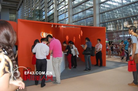 2012深圳服装展--珂罗娜女装专访