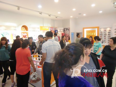 时尚品牌童装大全 “叮当猫”童装全面实施品牌战略