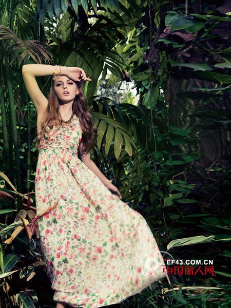 女装品牌大全 奥伦提展现女性多彩魅力