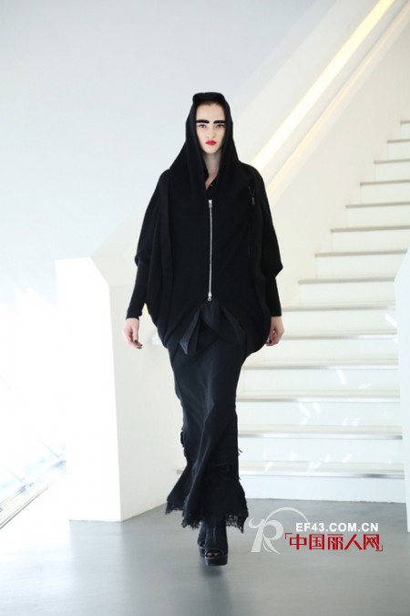 La pargay发布2012冬季女装新品震撼发布 回归简约黑白