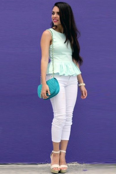 荷叶边上衣搭配7分裤  秀出小蛮腰