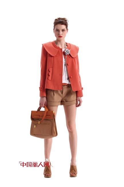 MIGAINO曼娅奴女装     始终坚持塑就女性“自有魅力”