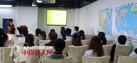 VIRGIECHAN女装品牌2012冬季“魅影”订货会圆满结束