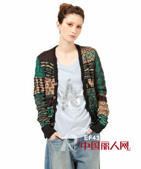 一件抵数件 ANREALAGE线衫强势出击