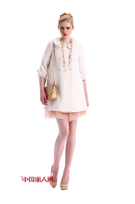 曼娅奴  “一支藏匿着玫色海洋的时尚万花筒”