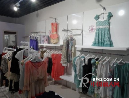 热烈祝贺Loyer.mod容悦品牌女装广州店隆重开业