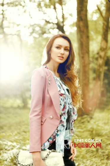 木翌时尚品牌女装  如初见般的美好