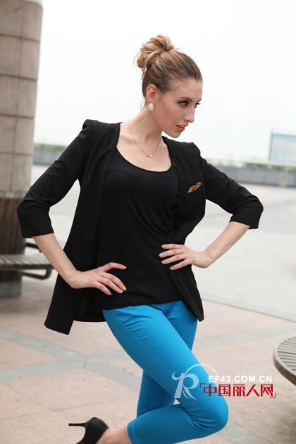 千思蔓品牌女装 浪漫简约的永恒魅力