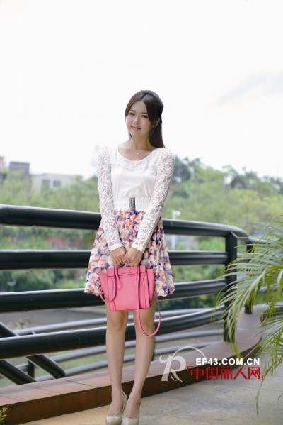 热烈祝贺青花语女装安徽代理商签约成功!