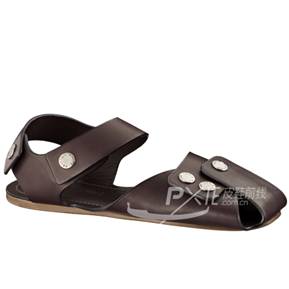 百变皮革凉鞋 今夏精彩回放