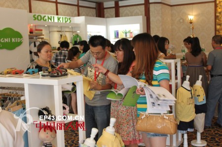 卓维乐童装2013“乐.成长”新品发布会圆满成功