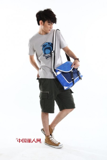 HOLY MOLY休闲服饰 零加盟费零管理费诚邀您的加盟