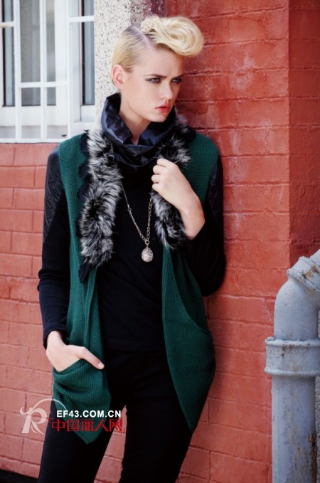 她之曲女装 用出色的外在美诠释自己的内涵