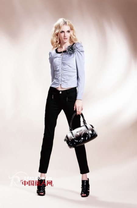 薰奈儿品牌女装 简约与唯美的最佳融合