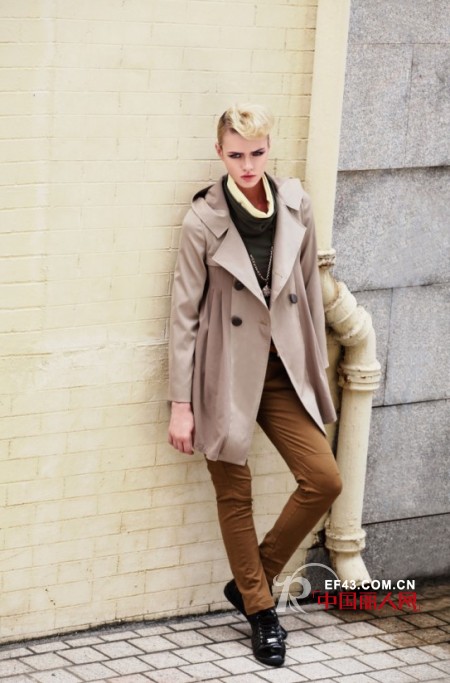 她之曲品牌女装  充满青春活力的永恒美