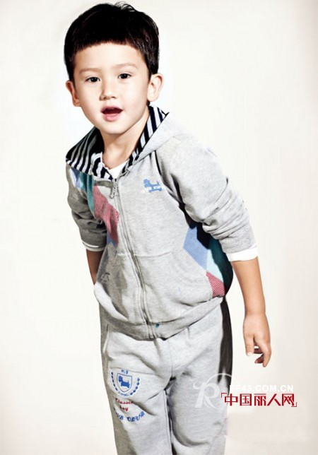 红黄蓝童装2012秋装新品上市,款式新颖独特