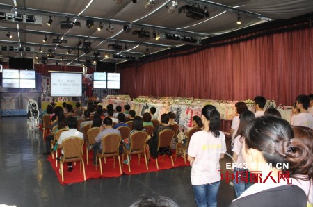 祝贺俄梅戛（时尚童装）2013春夏新品发布会圆满成功