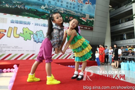 舒朗女装牵手车模大赛  关注少儿时尚生活