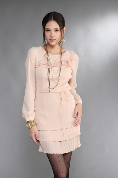 初秋OL搭配 用水彩淡色衬托出清丽气质 初秋OL搭配 用水彩淡色衬托出清丽气质