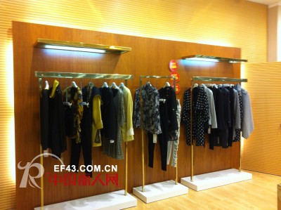 奕色品牌女装成都SM广场旗舰店开幕开业