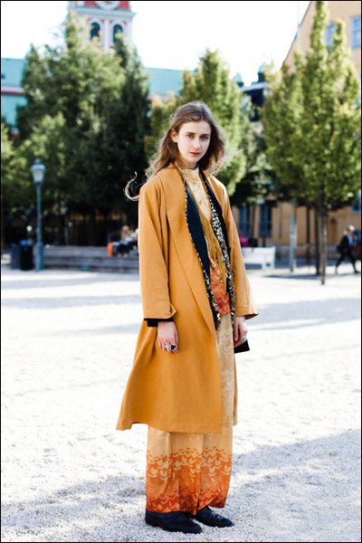 秋日巧搭配 看德国潮人硬朗民族风