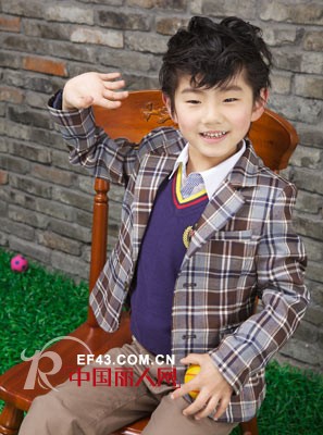 卡思恩泽童装  这个季节带来浓浓的英伦学院风