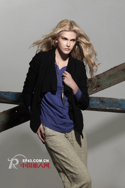 底色品牌女装  反时尚的宠儿