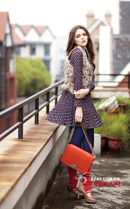 天衣布品优雅出游装 你就是最美的风景