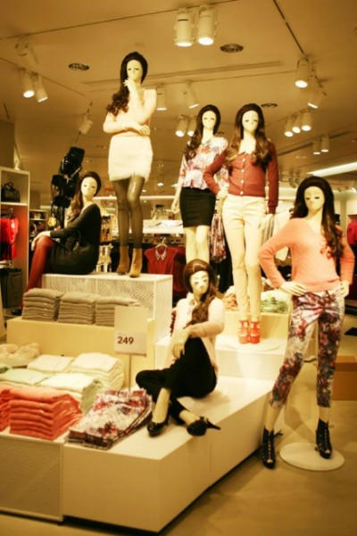 国际知名时装零售巨头H &M南宁万象城盛大开业