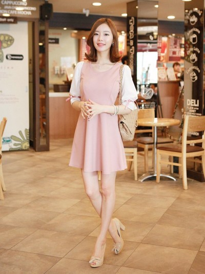 初秋雨天 气质连衣裙美瞎路人眼