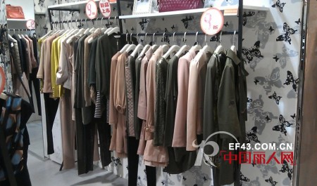 JUML芮玛时尚女装柳州东都百货商场专卖店形象升级 新形象再创新辉煌