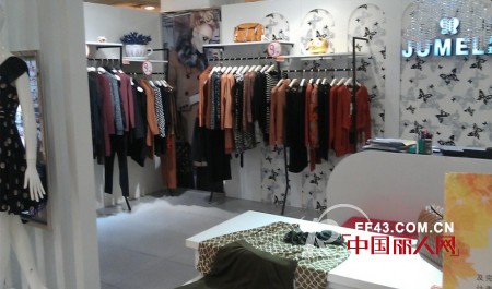 JUML芮玛时尚女装柳州东都百货商场专卖店形象升级 新形象再创新辉煌