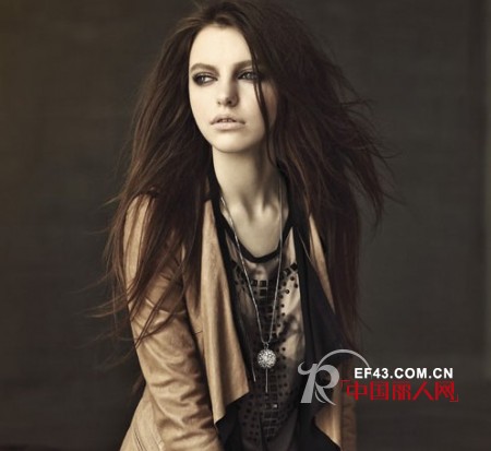 中淑女装品牌LIANICHE恋琦女装2013年春夏订货会即将召开