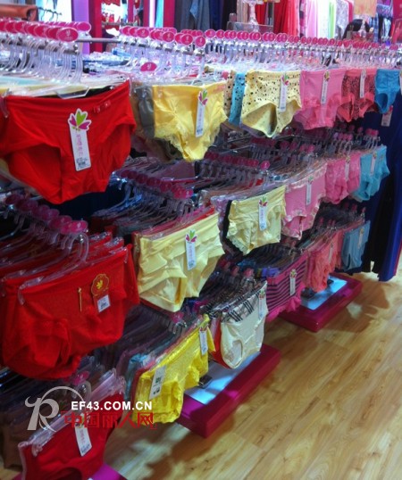 浪漫春天内衣加盟四川成都玉双店隆重开业!