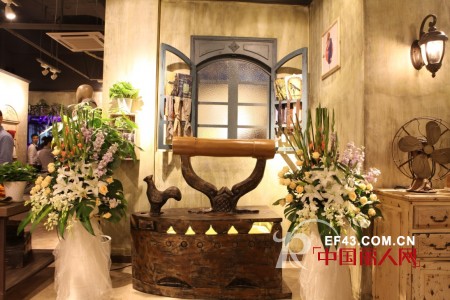 时尚男装品牌INTREX宁波开明街旗舰店盛大开业