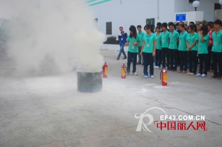 卓娅佳人第二次仓储物流部全员培训暨消防安全演习实况