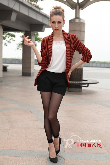 千思蔓现代休闲女装  打造前卫而不失含蓄的优雅浪漫