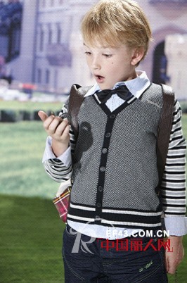 三点水童装推出6个系列梦幻新品闪耀水晶之秋