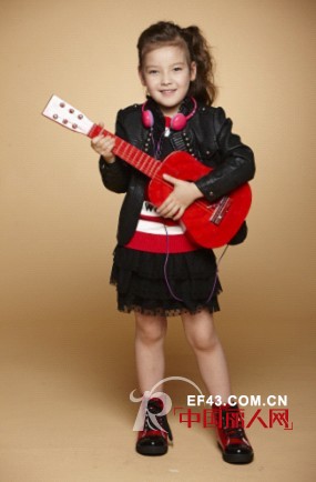 三点水童装推出6个系列梦幻新品闪耀水晶之秋