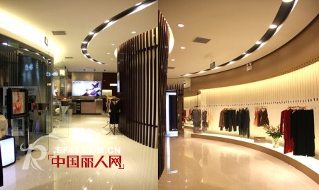 凯诗芬全国最大的内衣专卖店--------衢州300平方专卖店开业