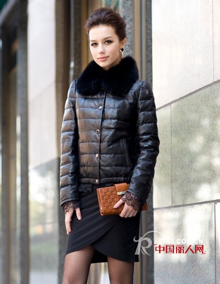 江南人家精致女装紧跟时尚潮流