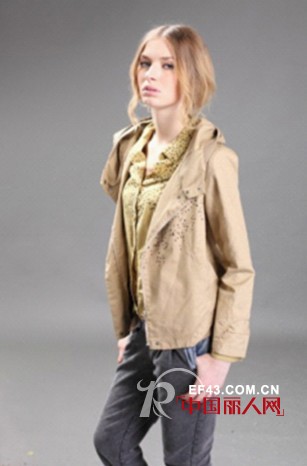 Tofancy女装:在黑,白,灰的低调中彰显品味与奢华