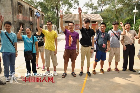 缤果动漫:猜谜欢笑喜迎中秋,动漫“知青”游山玩水