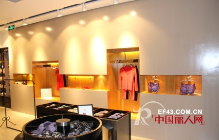 热烈祝贺凯诗芬内衣全国最大旗舰店落户衢州