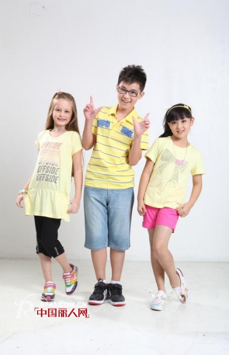 越位少年装 让孩子们享受到靓装带来的舒适感与自信心