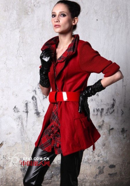 21．PLUS意大利品牌女装  摆脱了条条框框的束缚